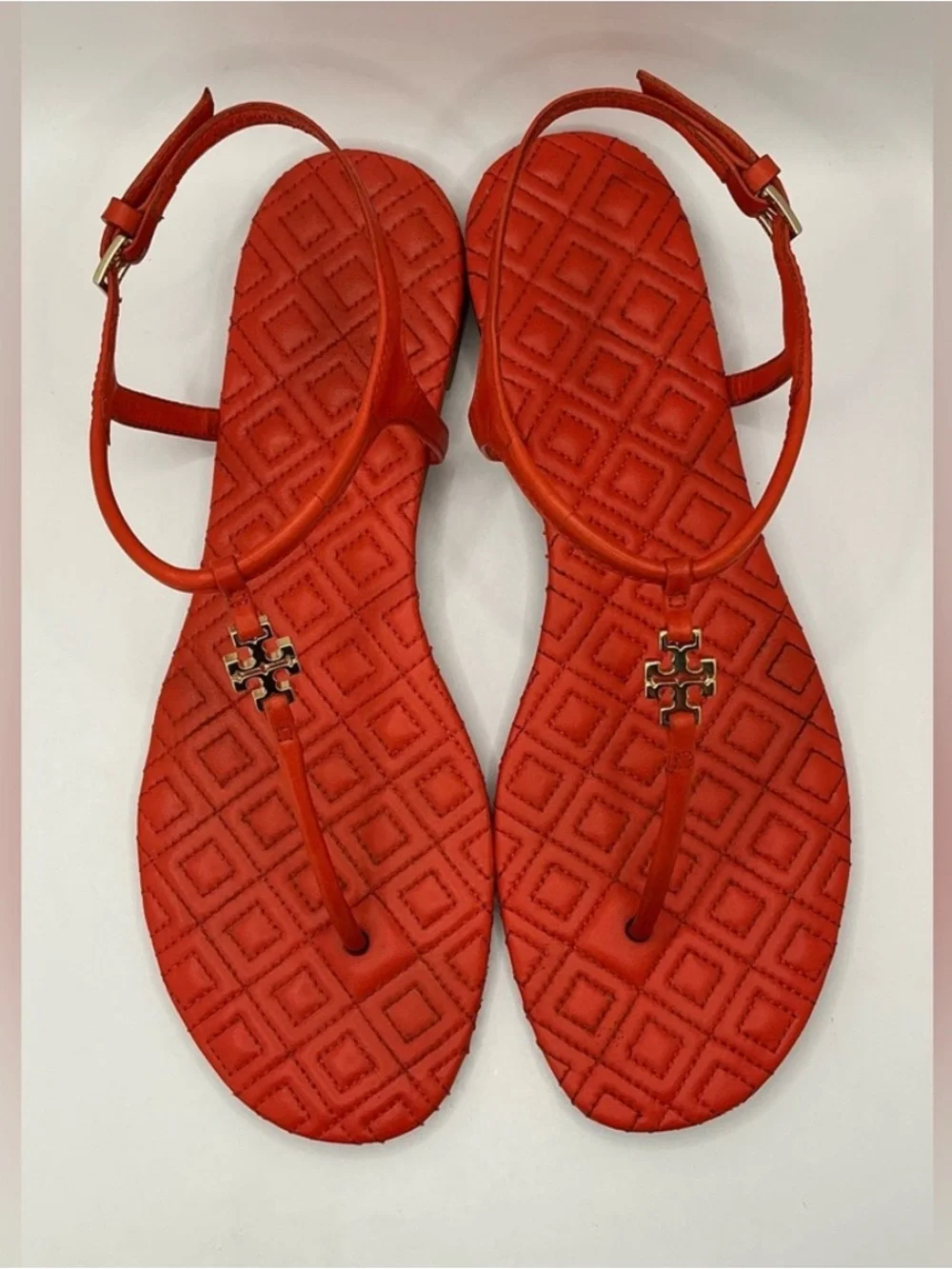 Tory Burch Coral Red Orange Quilted Logo T-Strap Sandals size Women’s 8